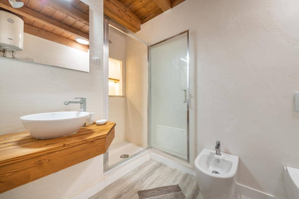 Bathroom, Living room
