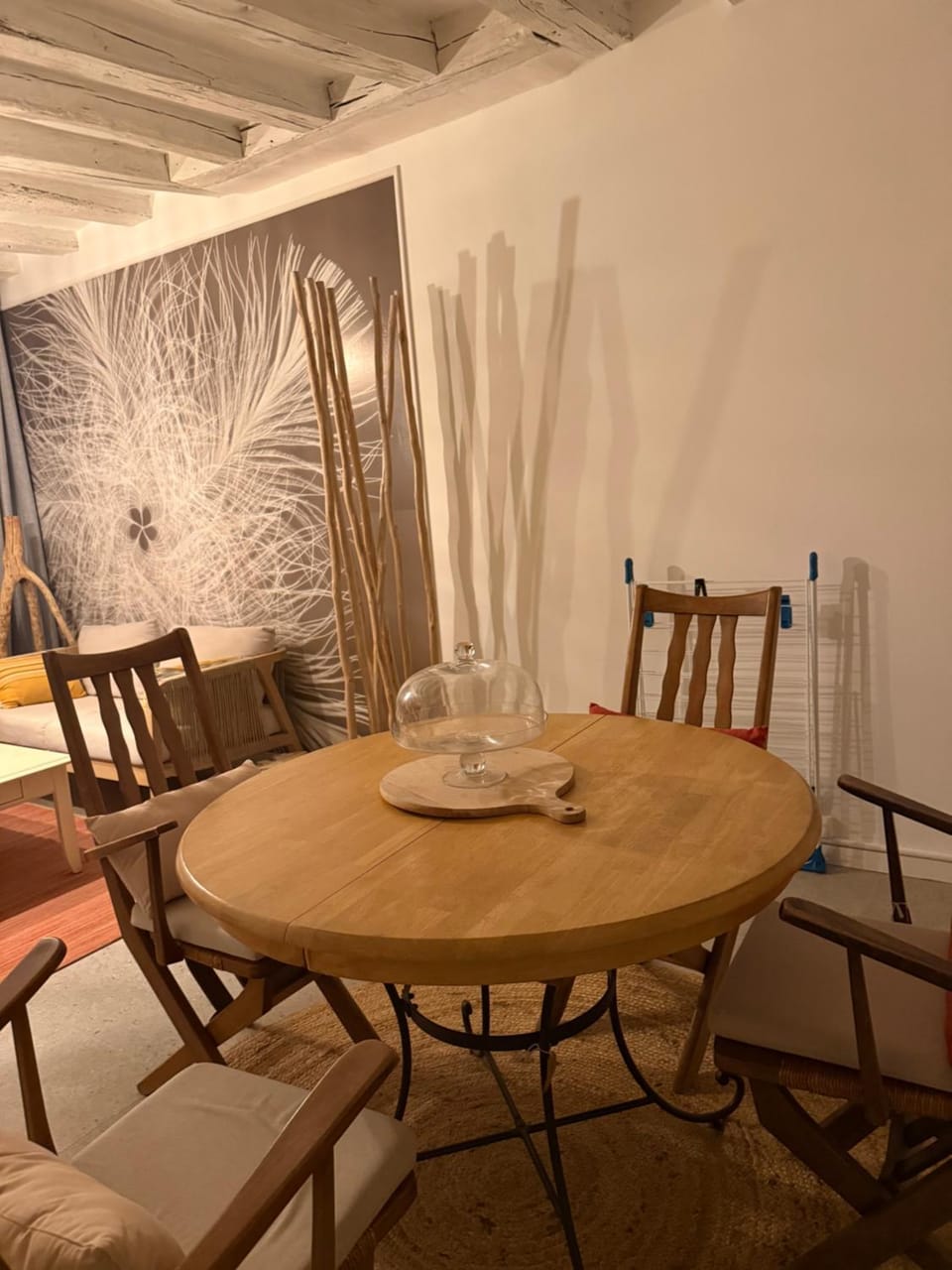 Decorative detail, Dining area