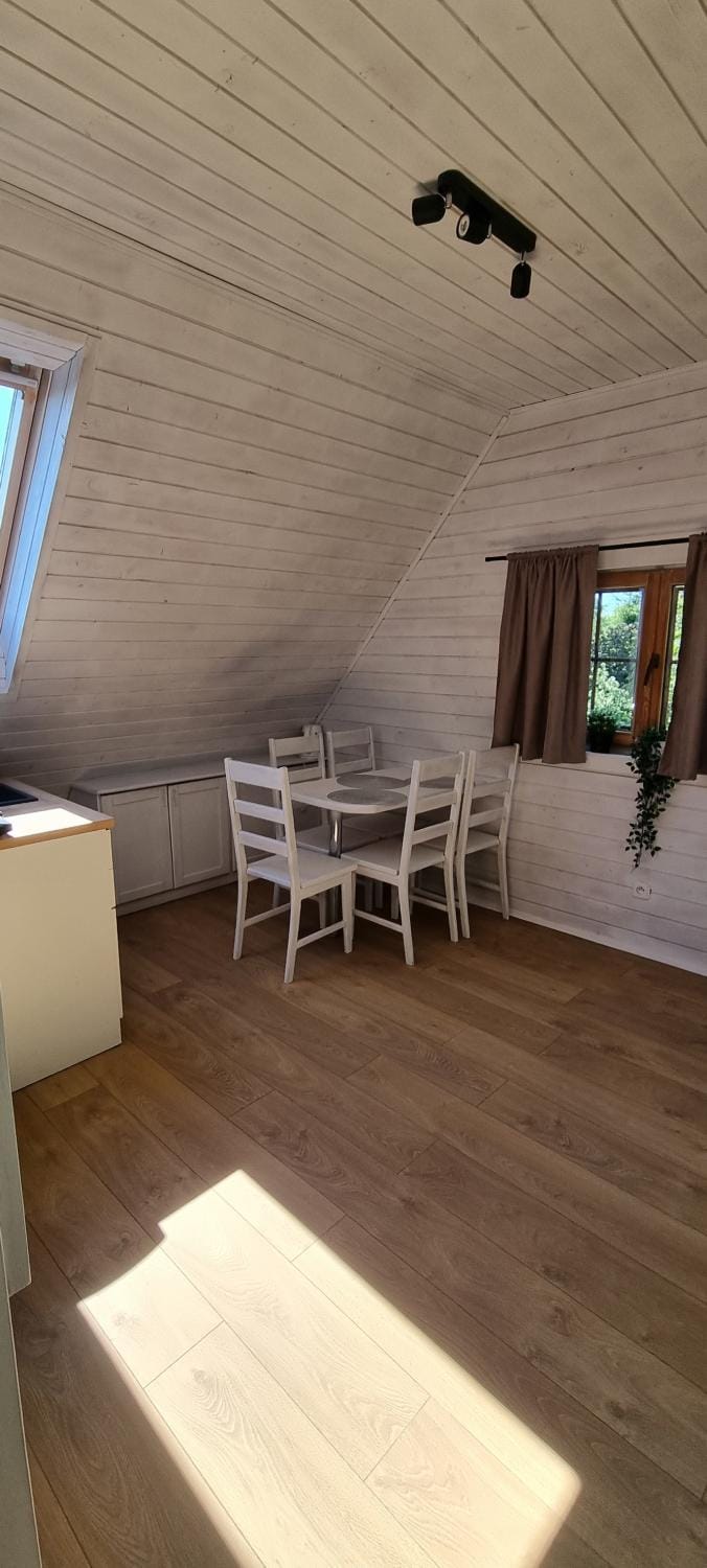 Tatarak domki na mazurach przy jeziorze Wałpusz - apartament na piętrze Apartment in Poland