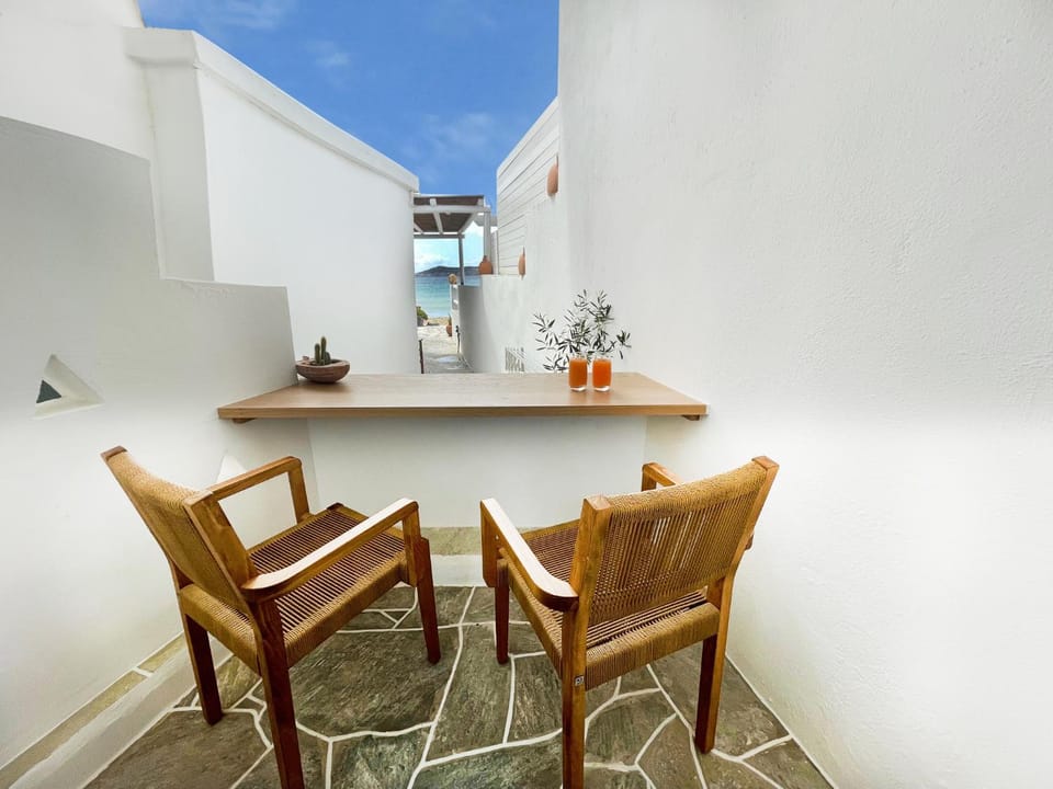 Lemonia Rooms 1 Apartment in Milos