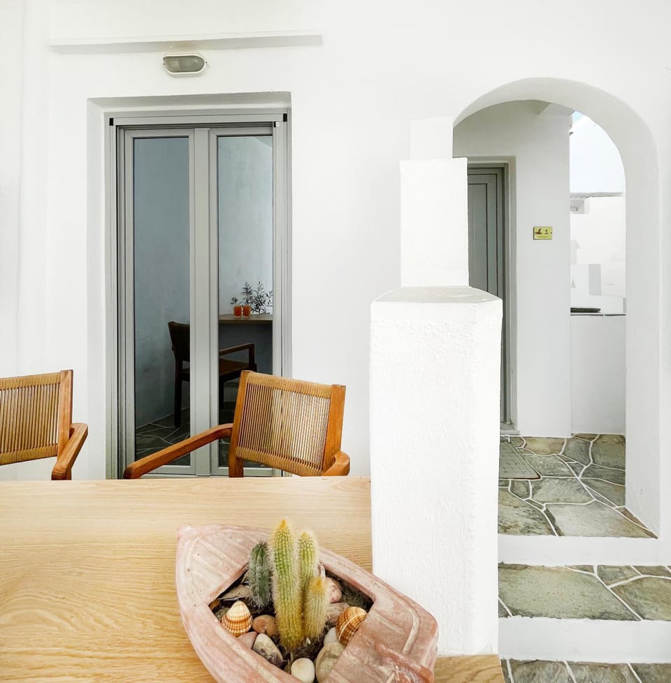 Lemonia Rooms 1 Apartment in Milos