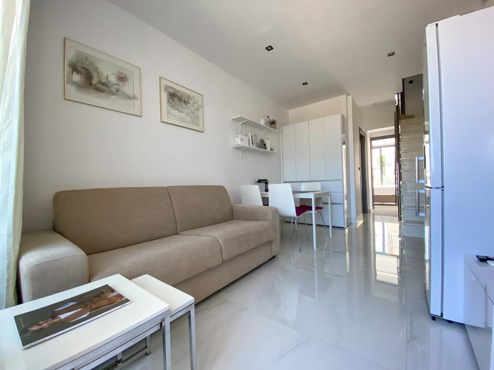 Kitchen or kitchenette, Living room, kitchen, kitchen