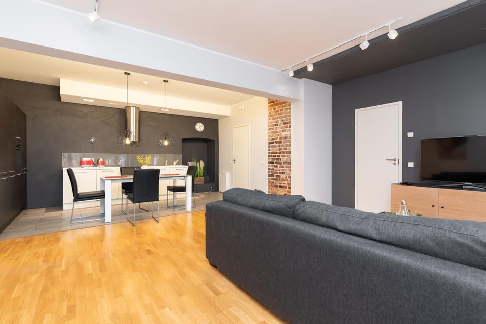 Living room, Photo of the whole room