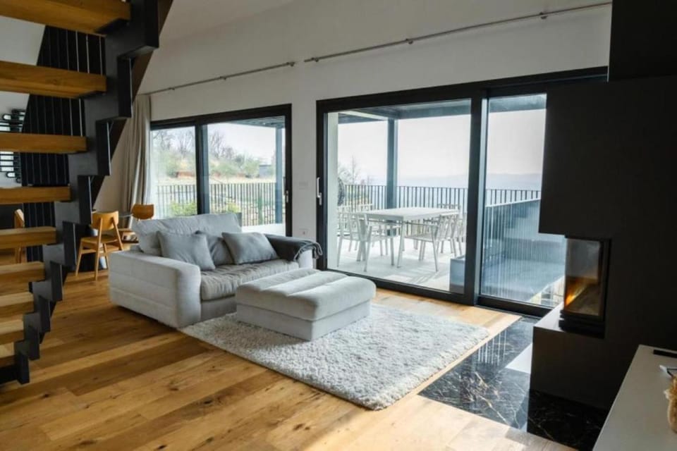 Natural landscape, View (from property/room), Balcony/Terrace, Seating area