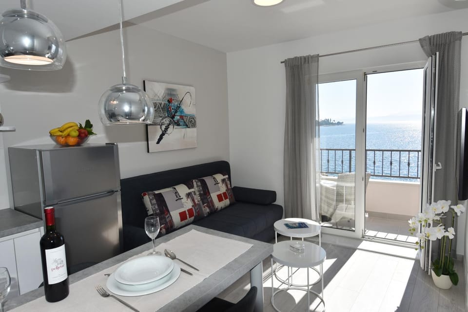Dining area, Sea view
