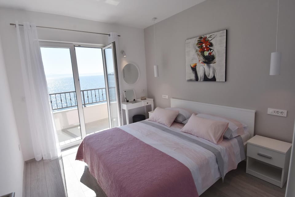 Bedroom, Sea view