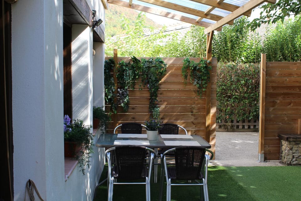 Off site, Balcony/Terrace
