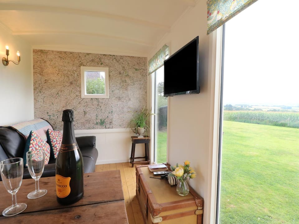 Shepherds Hut House in East Staffordshire District
