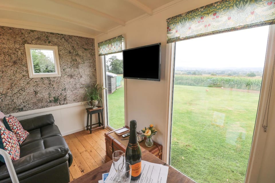 Shepherds Hut House in East Staffordshire District