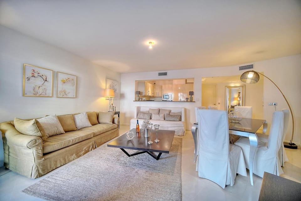 Carlton Riviera Cannes Apartment in Cannes