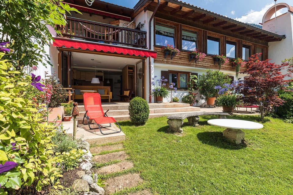 Property building, Garden, Garden, Garden view, Garden view, Inner courtyard view