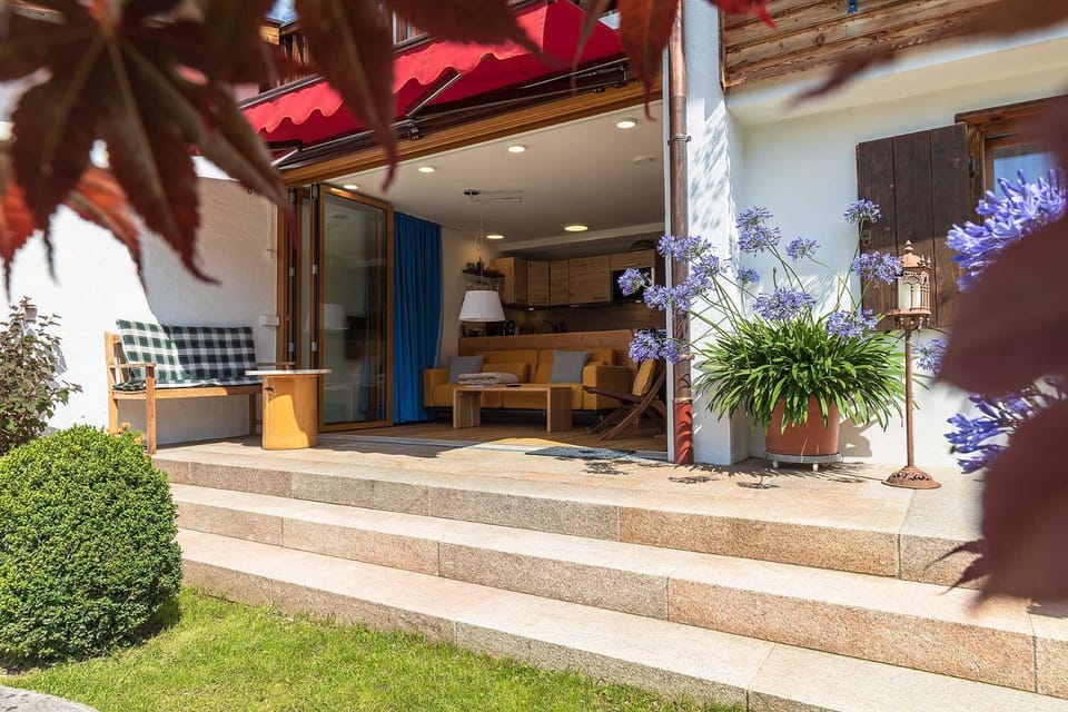 Property building, Summer, Garden, Garden, Balcony/Terrace, Balcony/Terrace, Garden view, Garden view