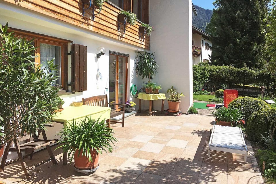 Property building, Facade/entrance, Summer, Garden, Garden view