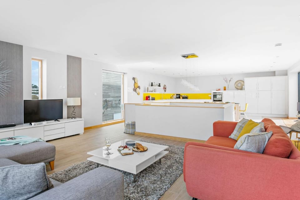 TV and multimedia, Living room