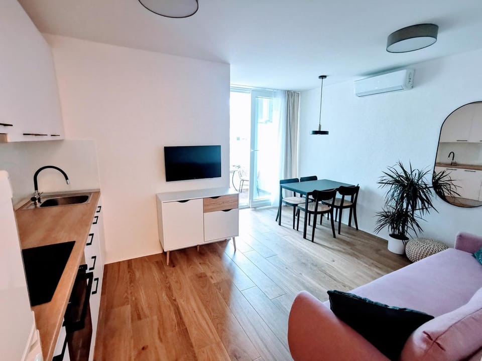 Kitchen or kitchenette, Living room, Dining area