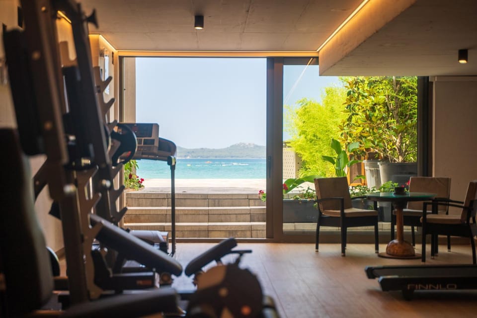 Fitness centre/facilities, Sea view