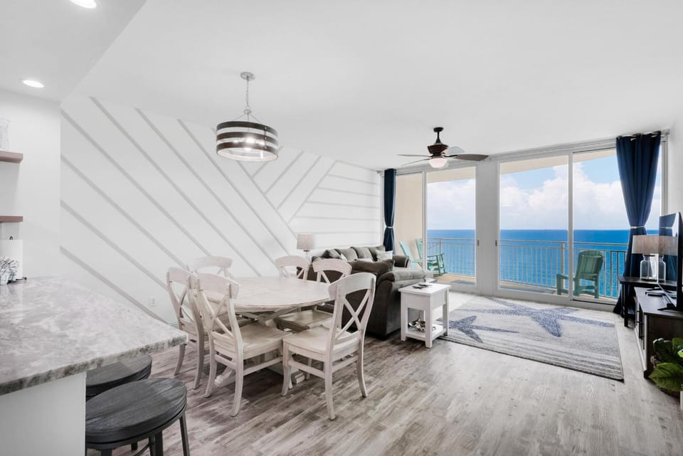 Aqua Resort 1705 House in Panama City Beach