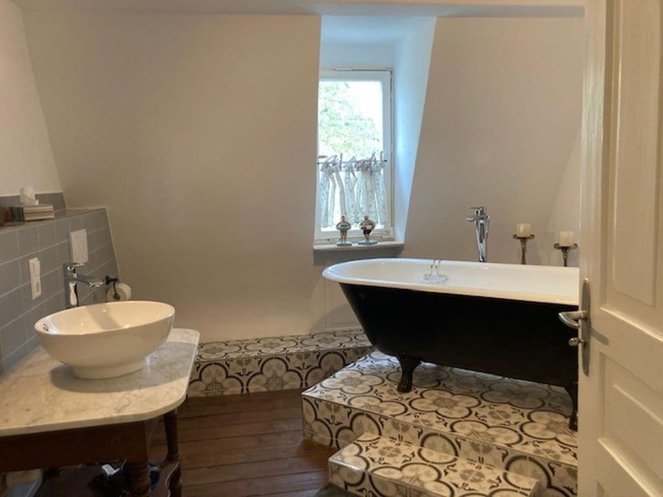 Bathroom, Living room