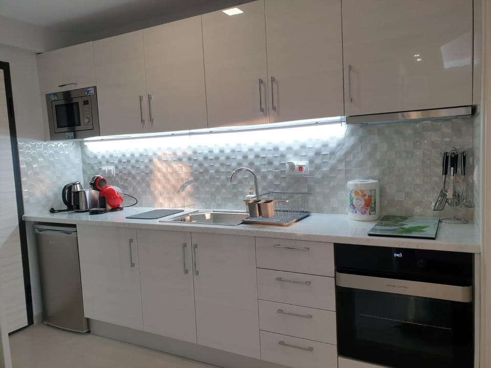 Restaurant/places to eat, Kitchen or kitchenette, Communal kitchen, Breakfast