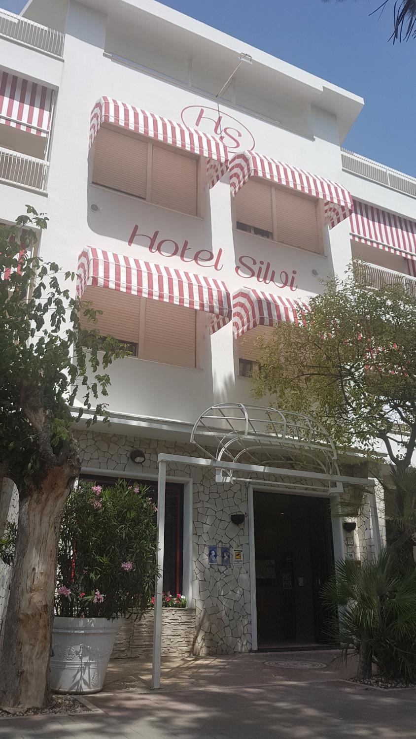 Property building, Facade/entrance, Property logo or sign