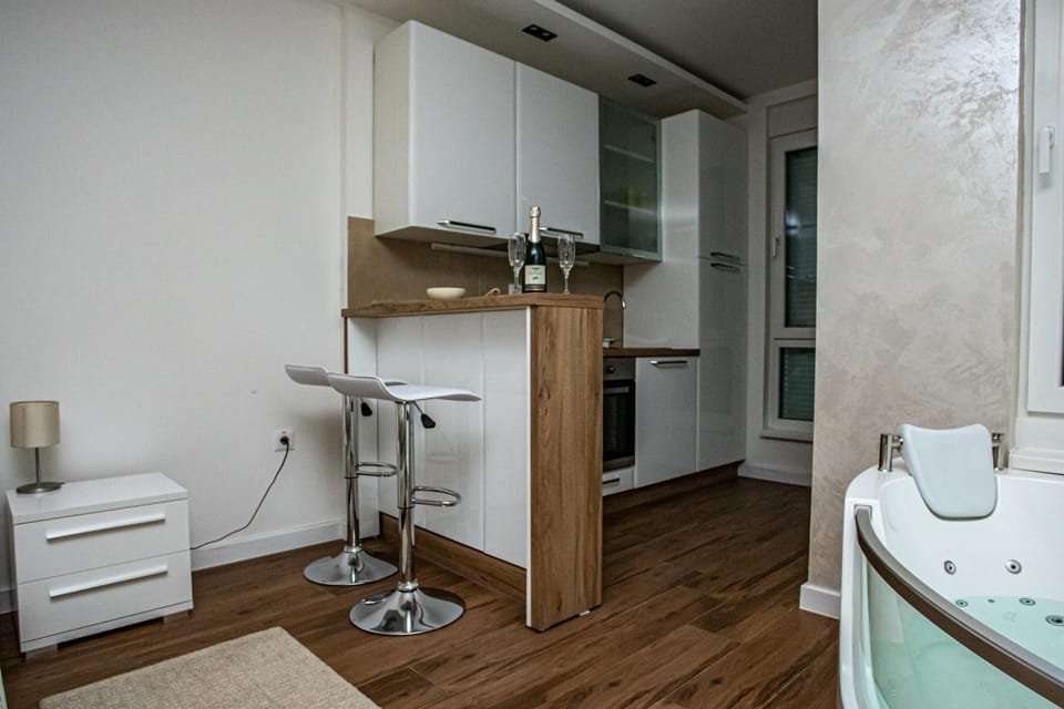 Jacuzzi Lux Apartman Apartment in Vojvodina