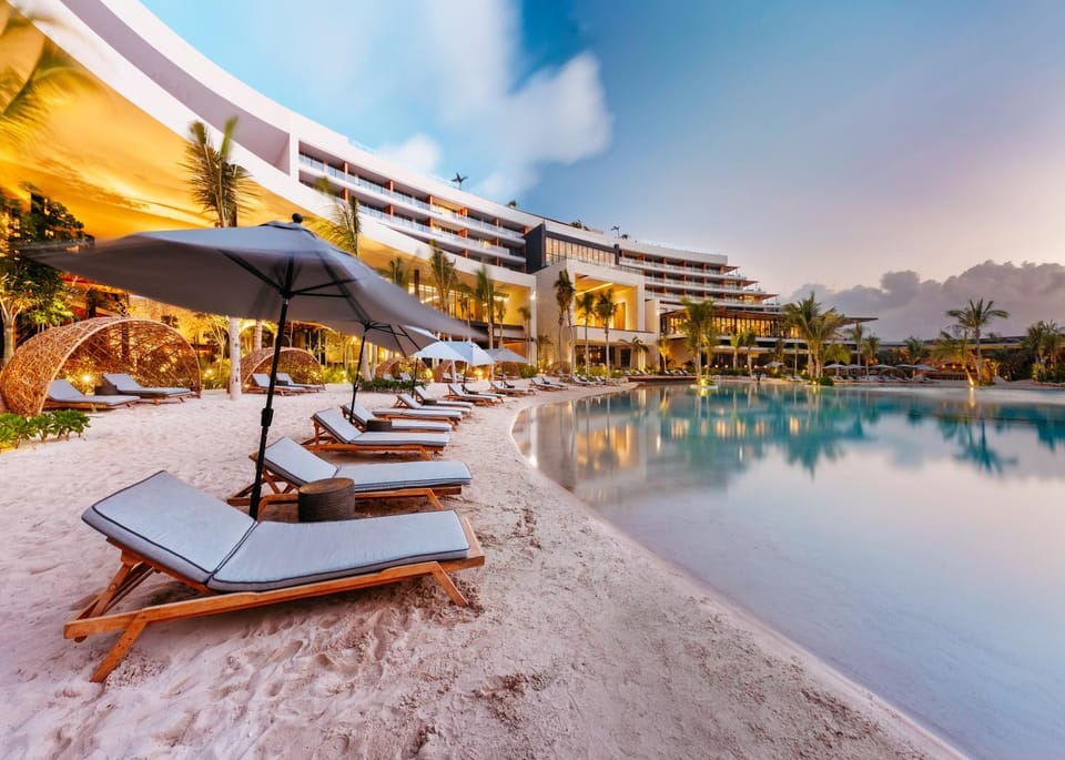 Day, Pool view, Swimming pool, sunbed