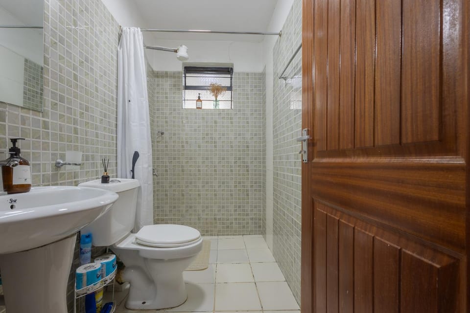 Furnished 1 Bedroom Apartment in Nairobi. 15 Mins to CBD. Free WI-FI & Parking Apartment in Nairobi