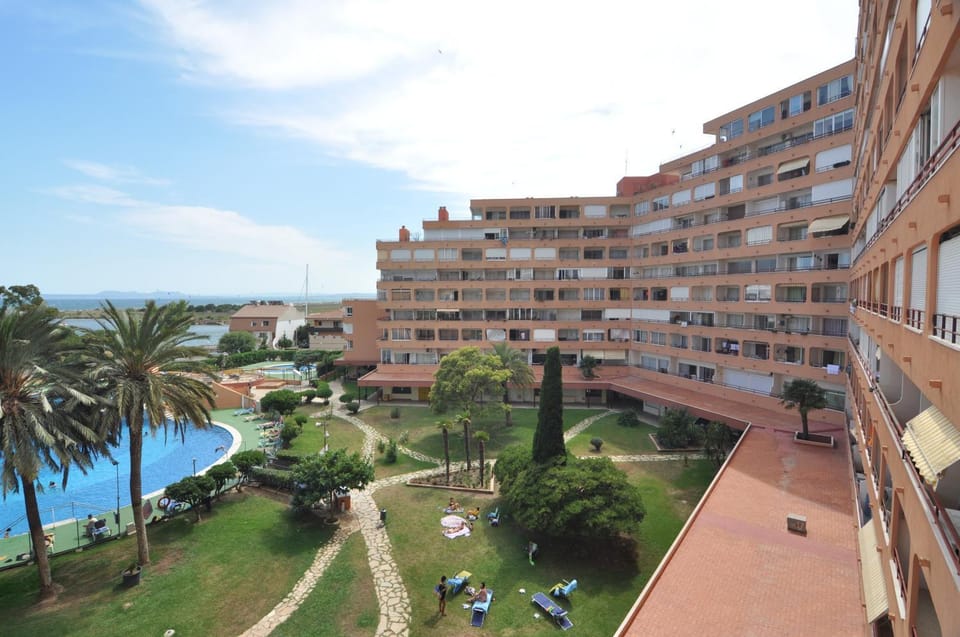 Property building, Garden view, Sea view