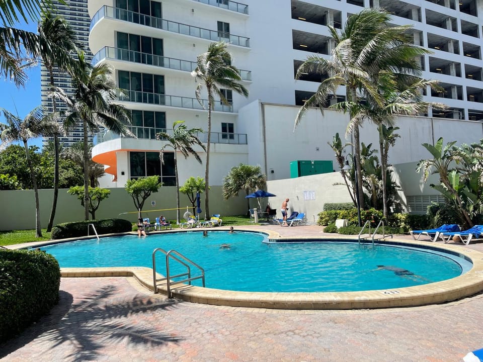 Swimming pool, Swimming pool