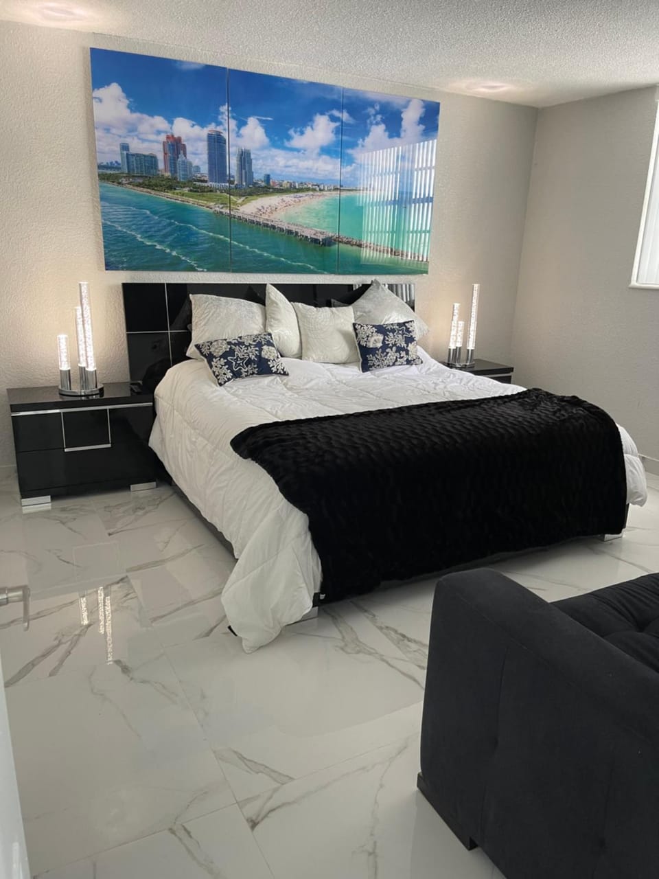 Photo of the whole room