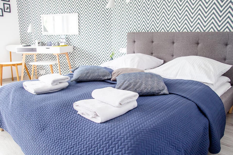 Bed, Photo of the whole room, towels