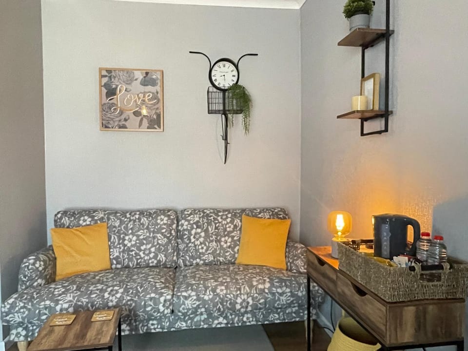 Westend Holiday Room 4 Brecon Vacation rental in Llanfaes