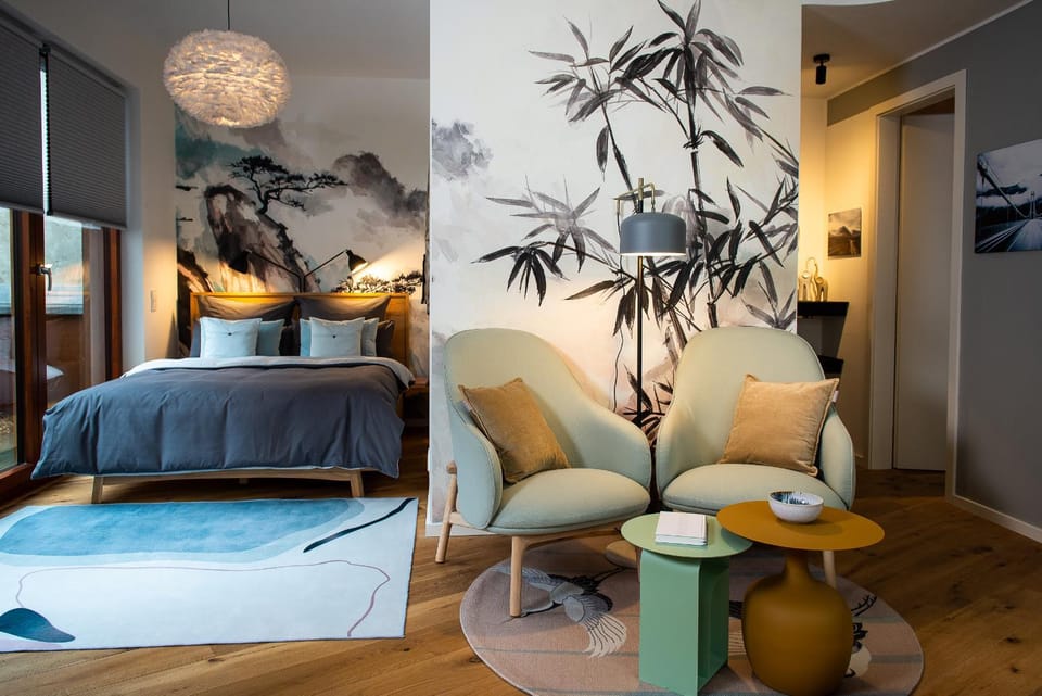 Bed, Seating area, Bedroom