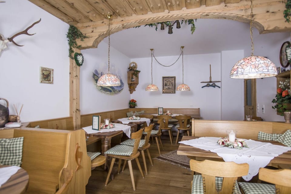 Staff, Dining area, Breakfast