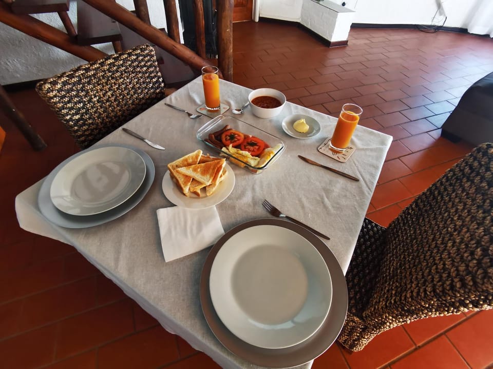 Dining area, Breakfast