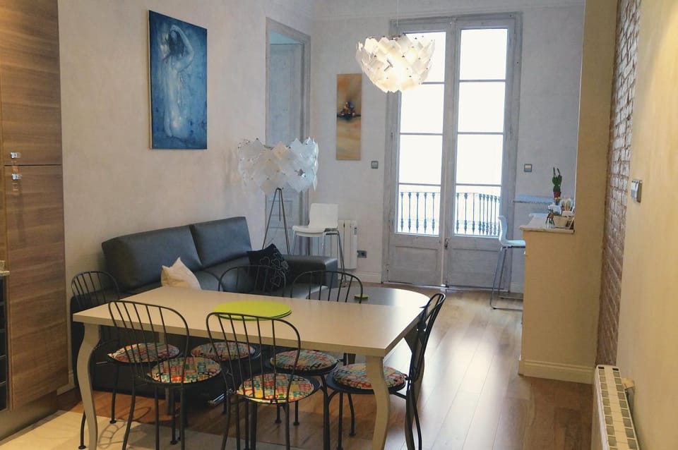 Living room, Seating area, Dining area