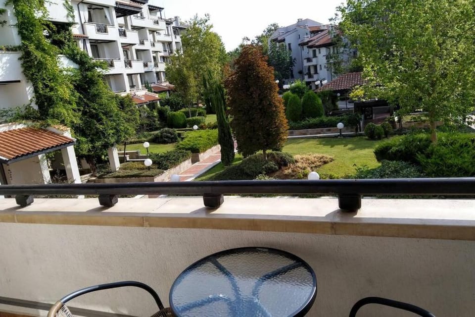 Balcony/Terrace, Garden view