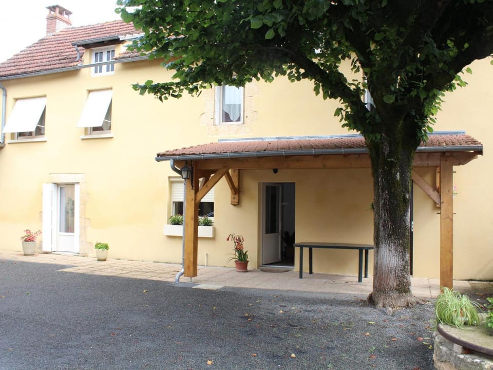 Maison spacieuse proche Lascaux, Wifi, Terrasse Country House in Montignac