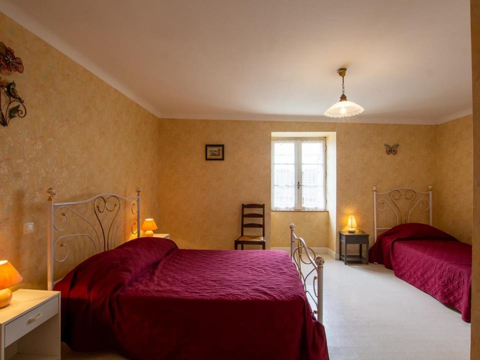Maison isolée avec cheminée, animaux acceptés, proche attractions historiques - FR-1-616-154 House in Nouvelle-Aquitaine