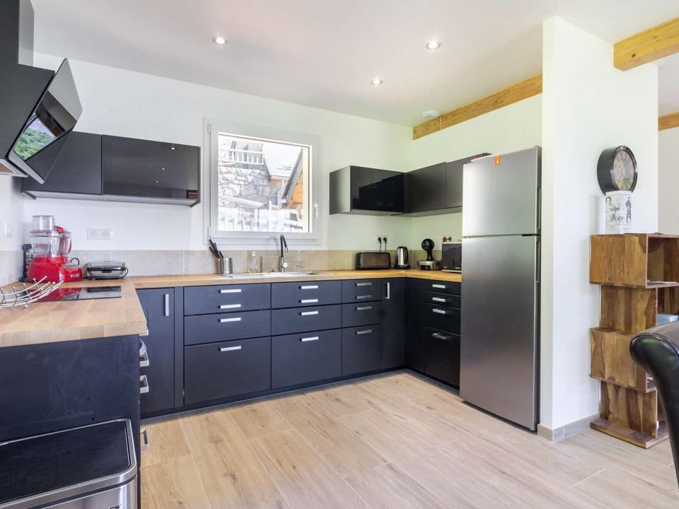 Maison neuve à Grust pour 12 personnes, 4 chambres, WIFI, parking, linge et ménage inclus - FR-1-402-110 House in Aragon