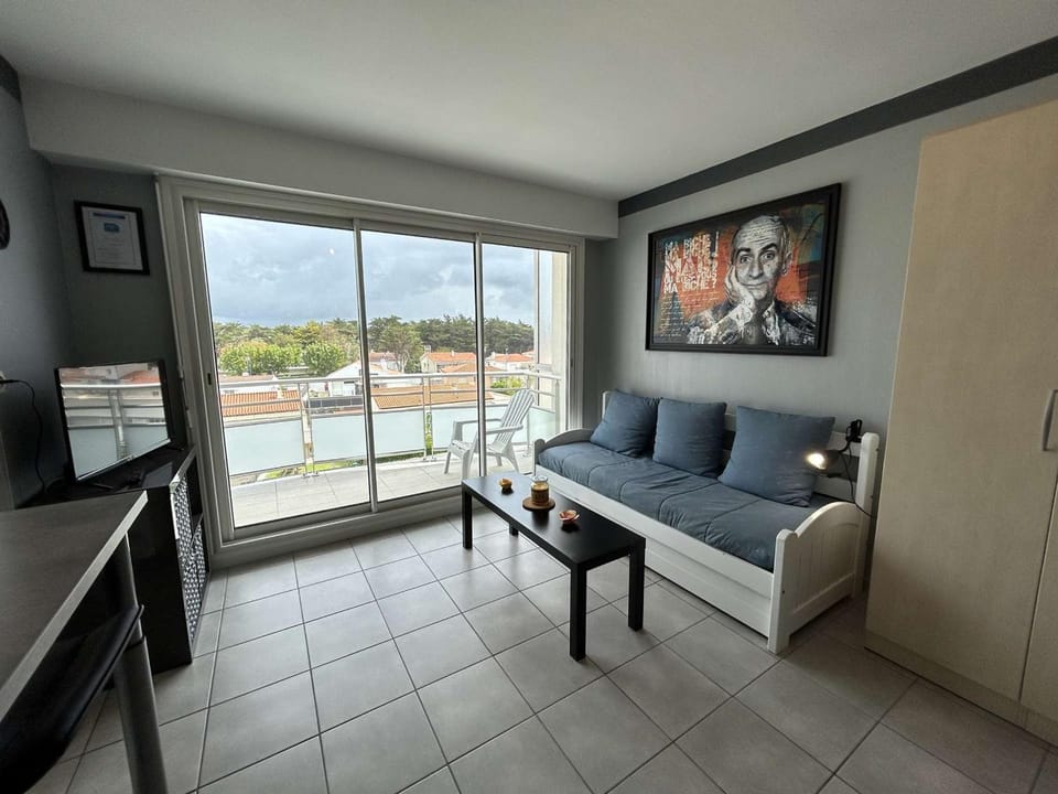 Studio lumineux avec grand balcon à Saint-Jean-de-Monts - 4 couchages - FR-1-224C-176 Apartment in Saint-Jean-de-Monts