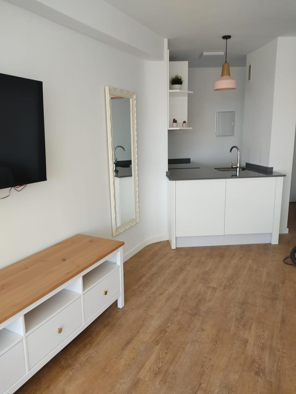 Kitchen or kitchenette, Living room