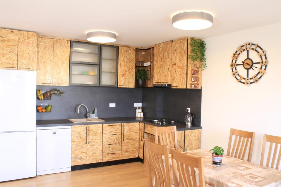 Kitchen or kitchenette, Dining area, dishwasher, oven, stove