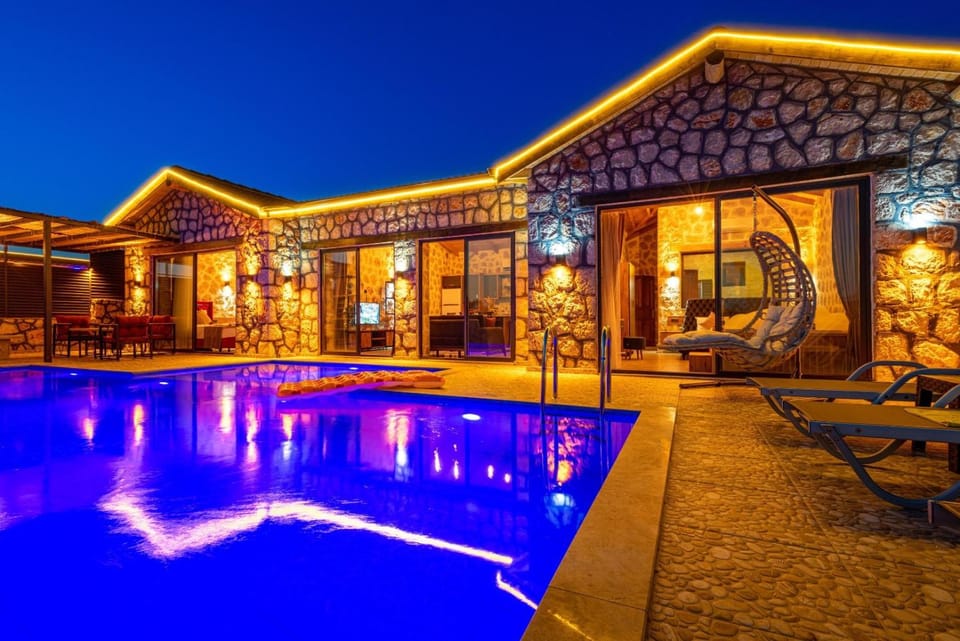 Kalkan'da 2 Yatak Odalı Jakuzili Villa-Villa Seabird Villa in Antalya Province