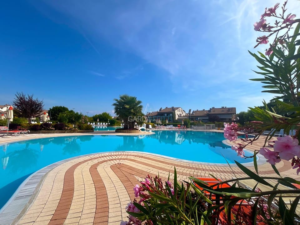 Swimming pool, Swimming pool