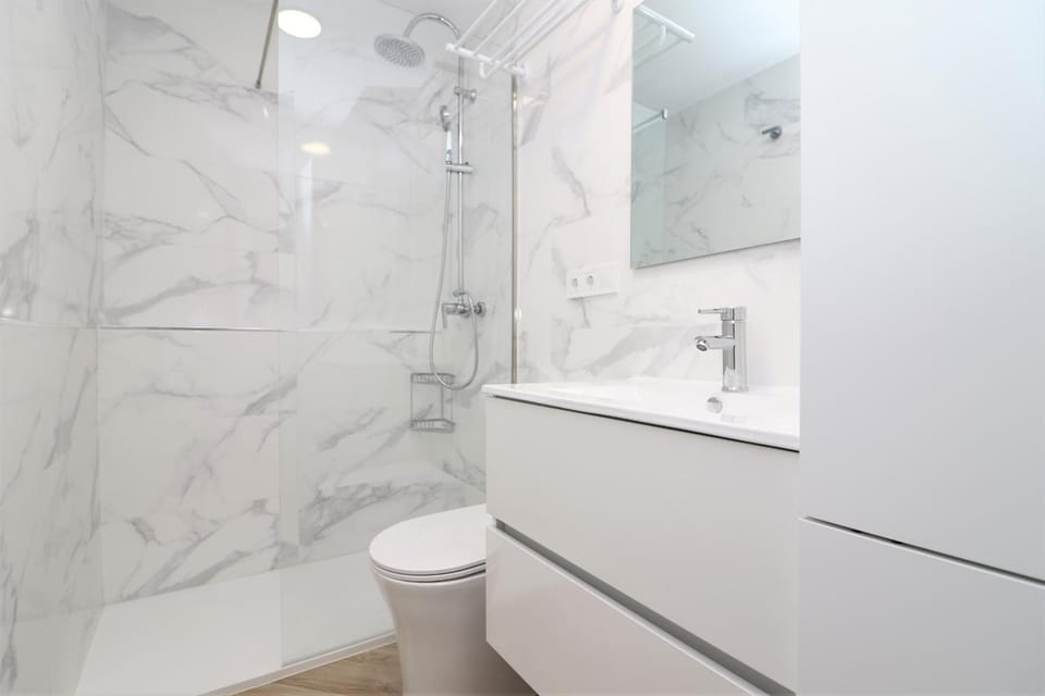 Shower, Bathroom