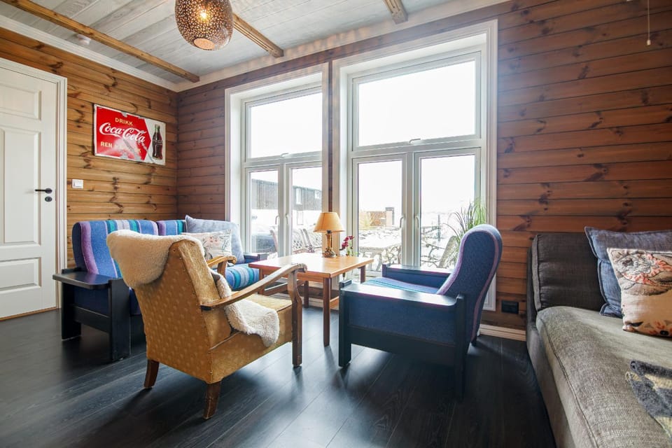 View (from property/room), Living room, Seating area