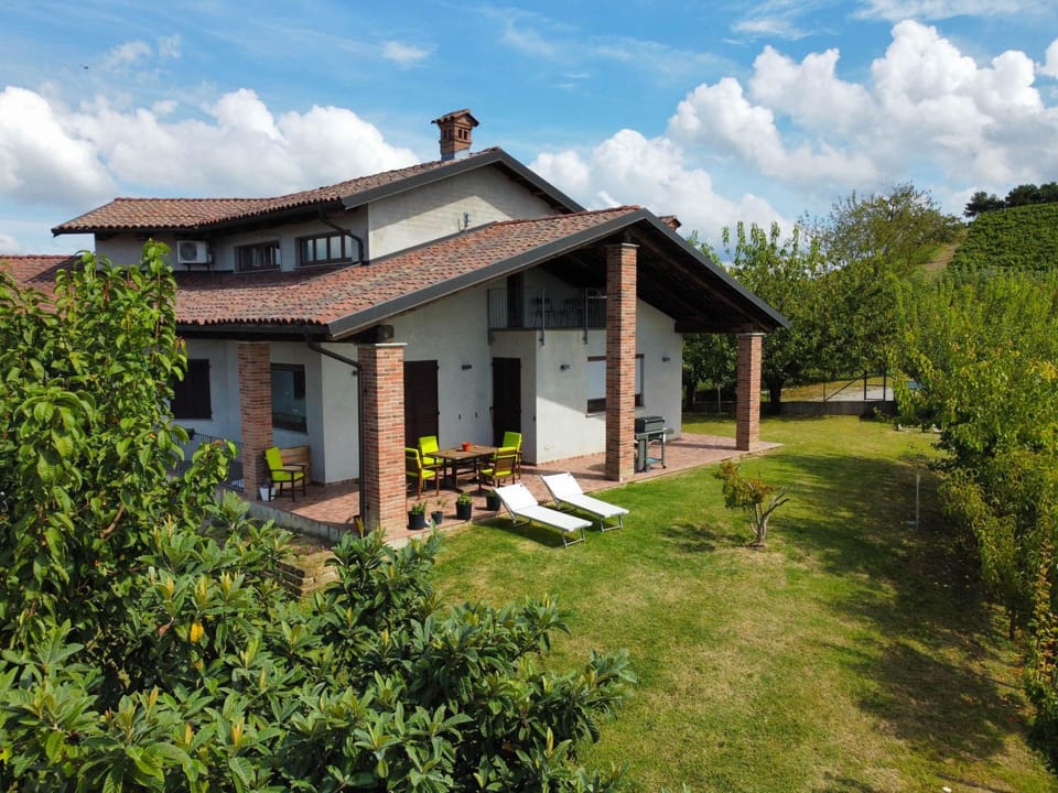 Property building, Natural landscape, Garden