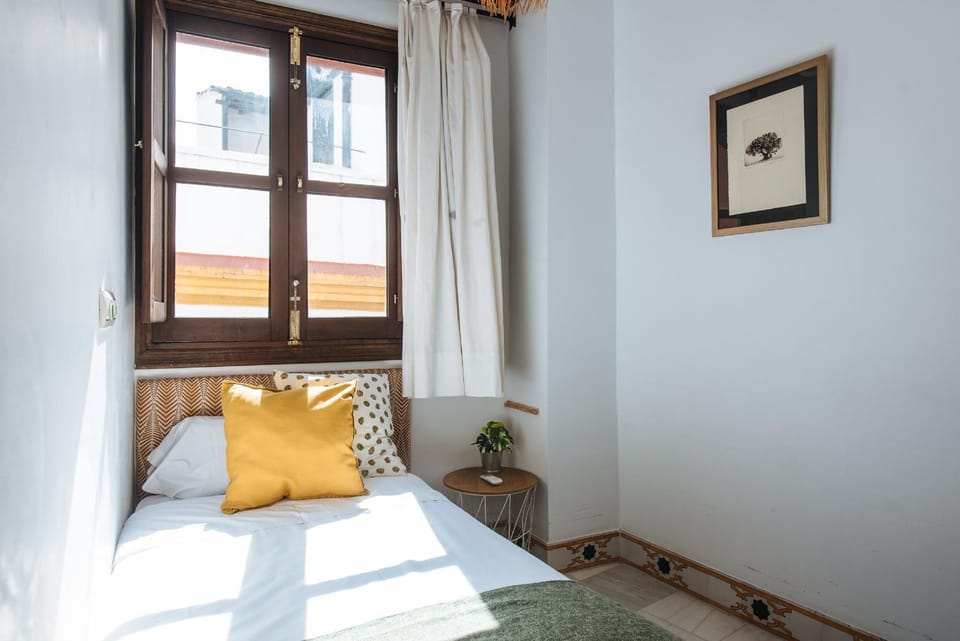 HomeySeville-Preciosa Casa Santa Cruz 7Pers Parking Optional Apartment in Seville