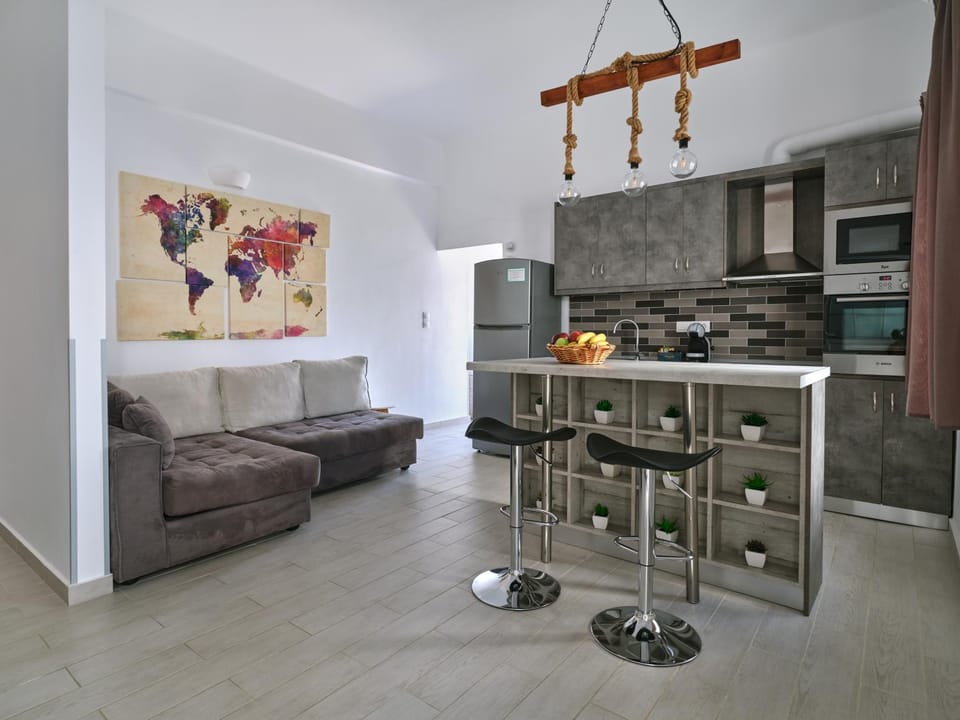 Kitchen or kitchenette, Living room